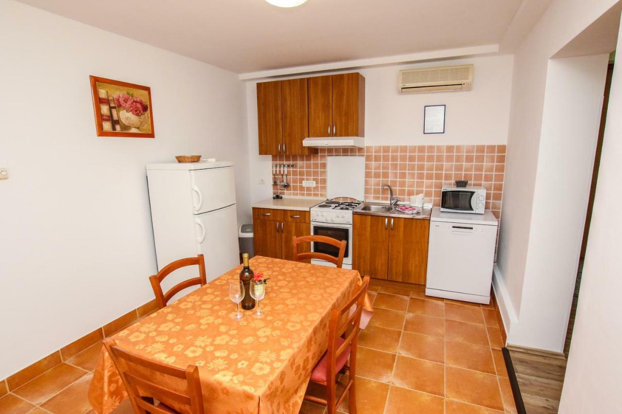 Apartment Vuceric Peroj